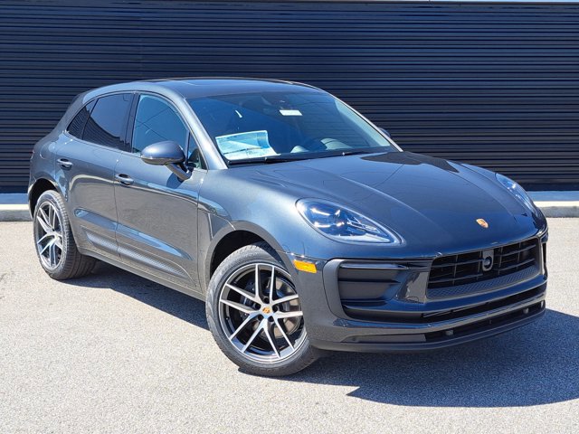 Used 2025 Porsche Macan AWD/4WD image 9