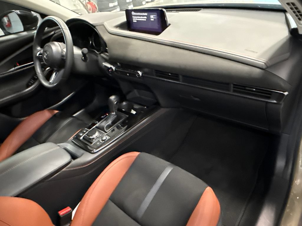 Certified 2024 MAZDA CX-30 Carbon AWD/4WD image 17