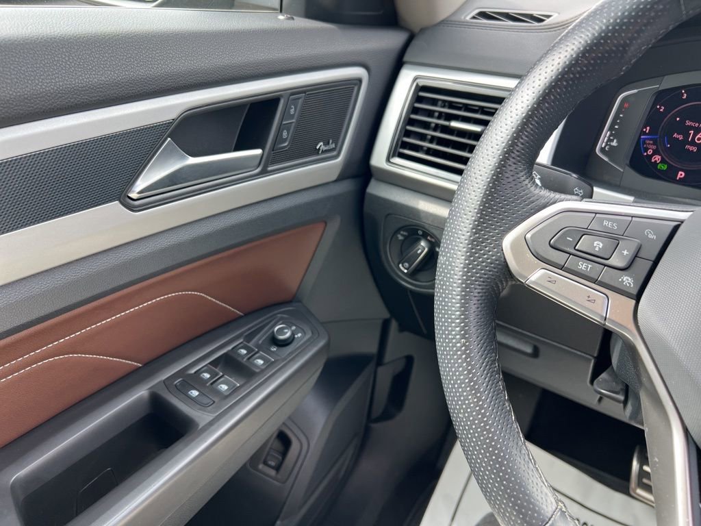 Used 2022 Volkswagen Atlas SEL Premium image 19