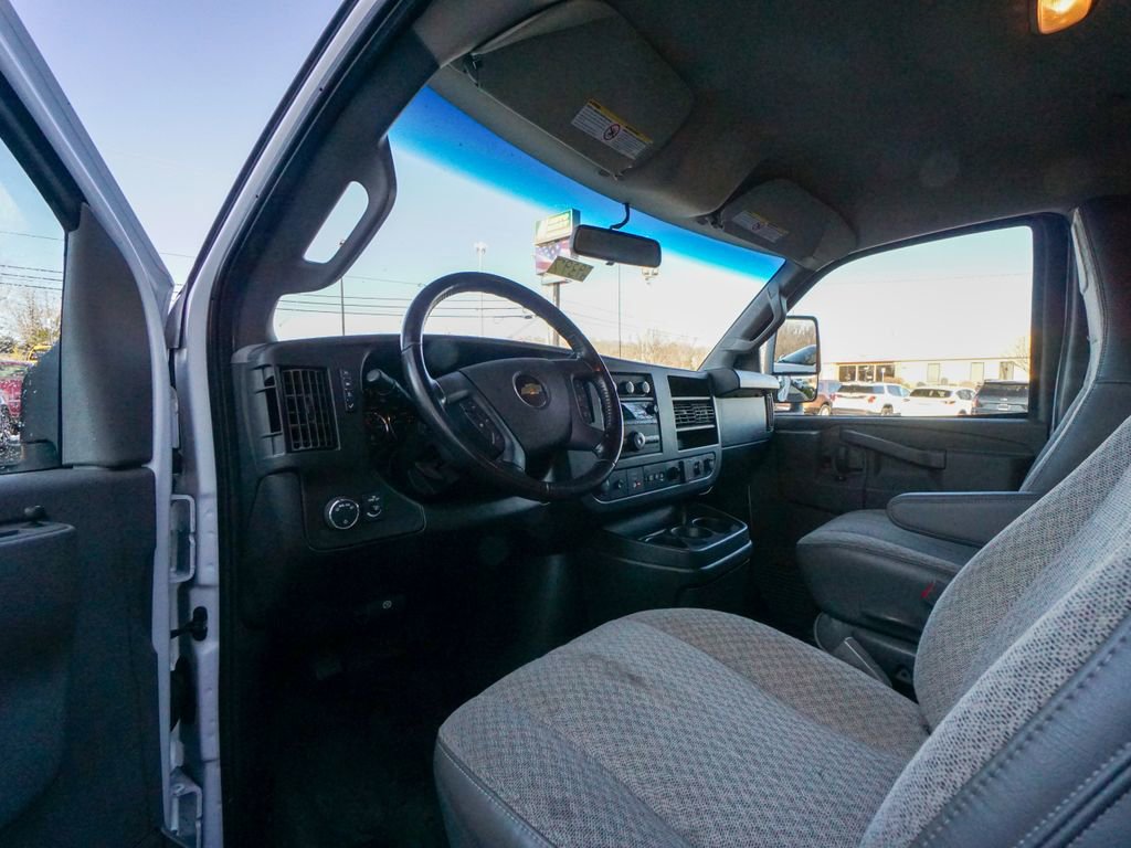 Used 2022 Chevrolet Express 3500 w/ Power Convenience Package image 11
