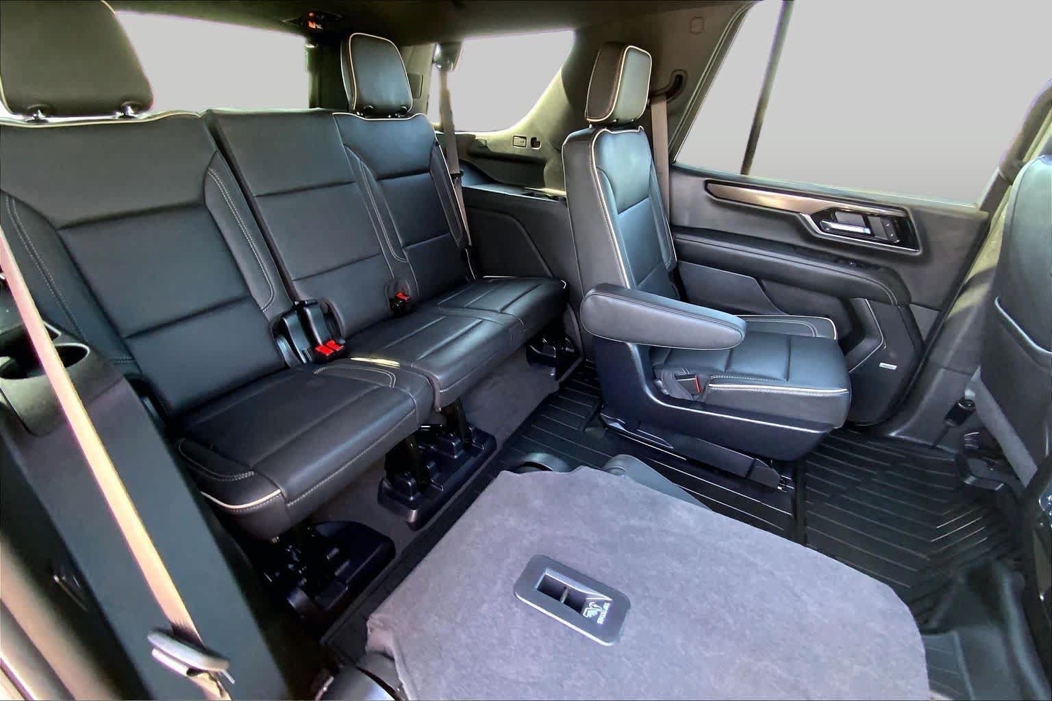 Used 2026 GMC Yukon Elevation RWD image 18