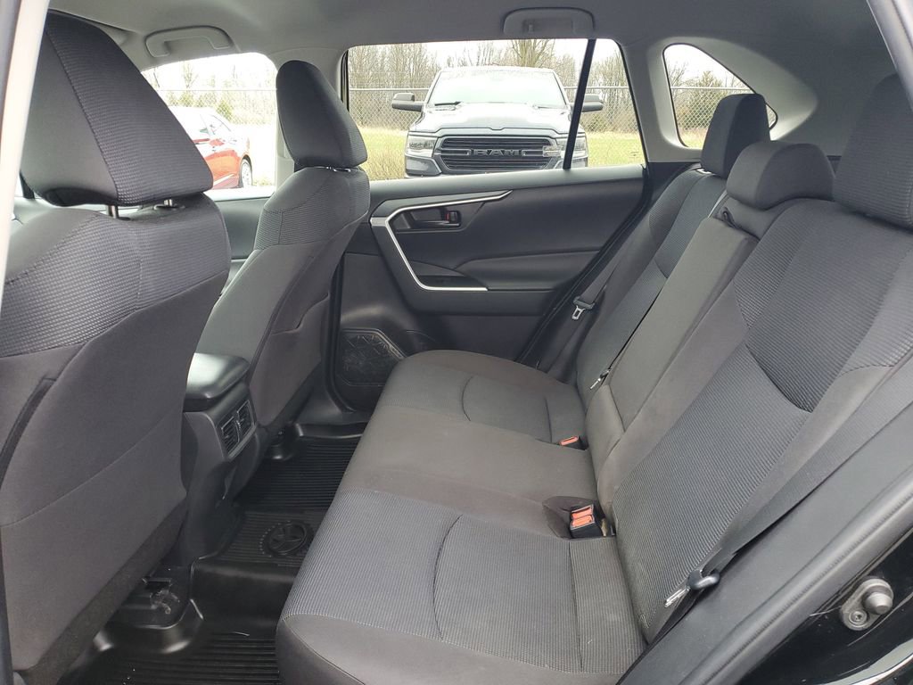 Used 2022 Toyota RAV4 LE image 24