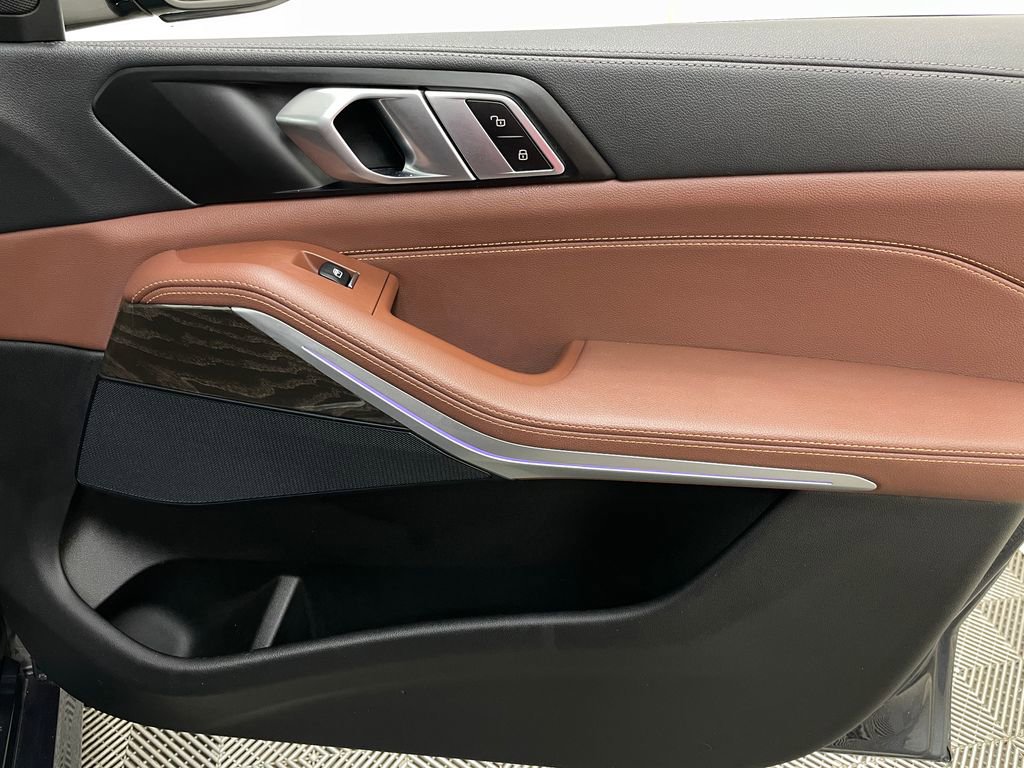 Used 2022 BMW X5 xDrive40i w/ M Sport Package image 38