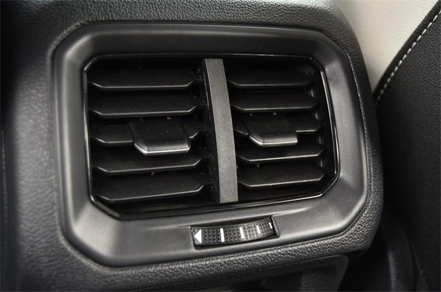 New 2025 Volkswagen Taos SE image 21