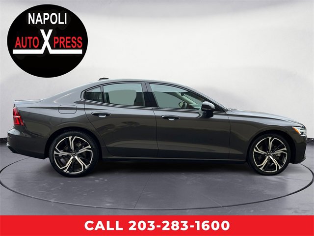 Used 2024 Volvo S60 B5 Plus image 2