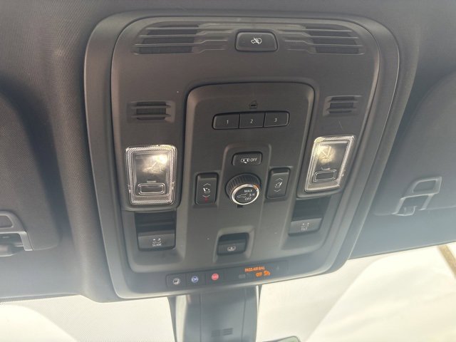 Used 2021 GMC Yukon Denali w/ Denali Premium Package image 4