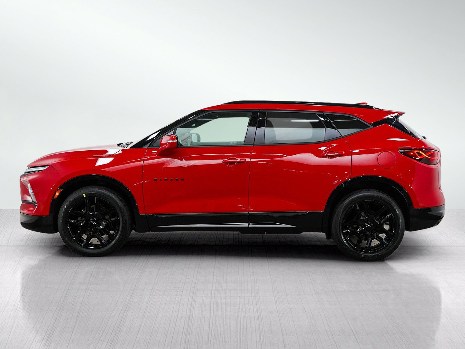 Used 2024 Chevrolet Blazer RS w/ Driver Confidence II Package AWD/4WD image 3