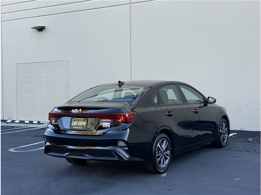 Used 2022 Kia Forte LXS image 4