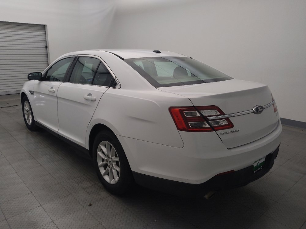 Used 2014 Ford Taurus SE image 5