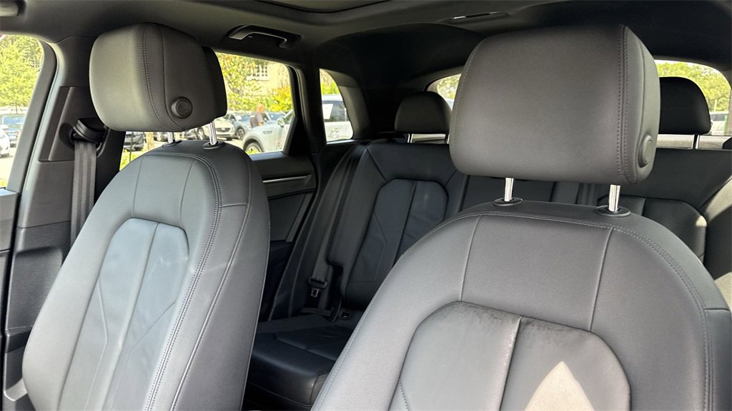 Used 2022 Audi Q3 2.0T Premium w/ Convenience Package image 43