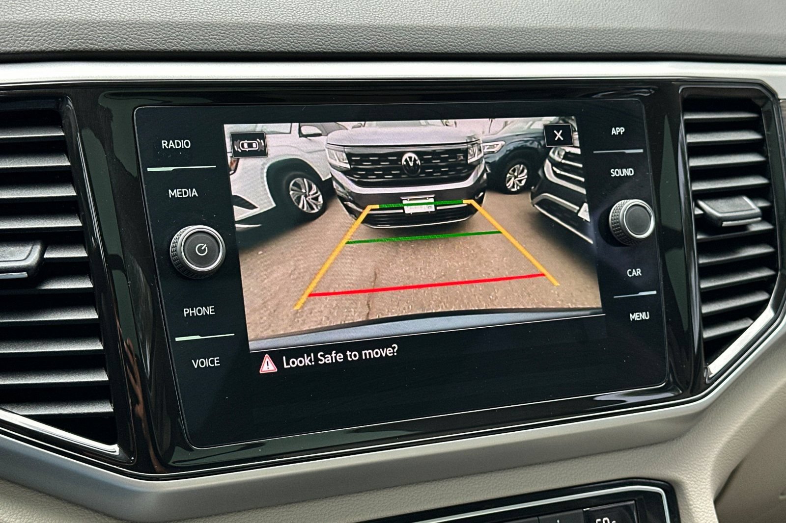 Used 2023 Volkswagen Atlas SE w/ Panoramic Sunroof Package FWD image 20