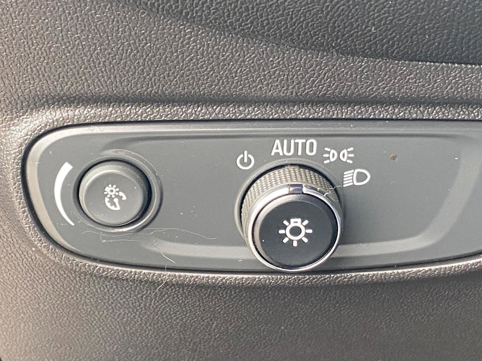 Used 2023 Chevrolet Equinox LT AWD/4WD image 12