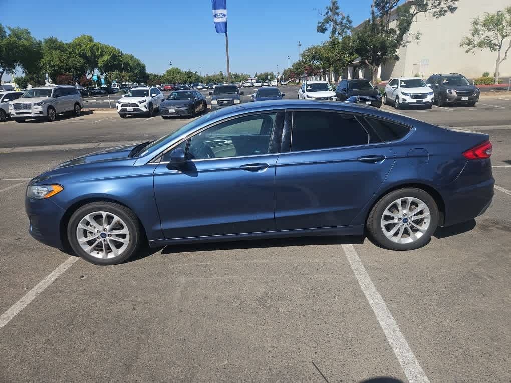 Used 2019 Ford Fusion SE FWD image 4