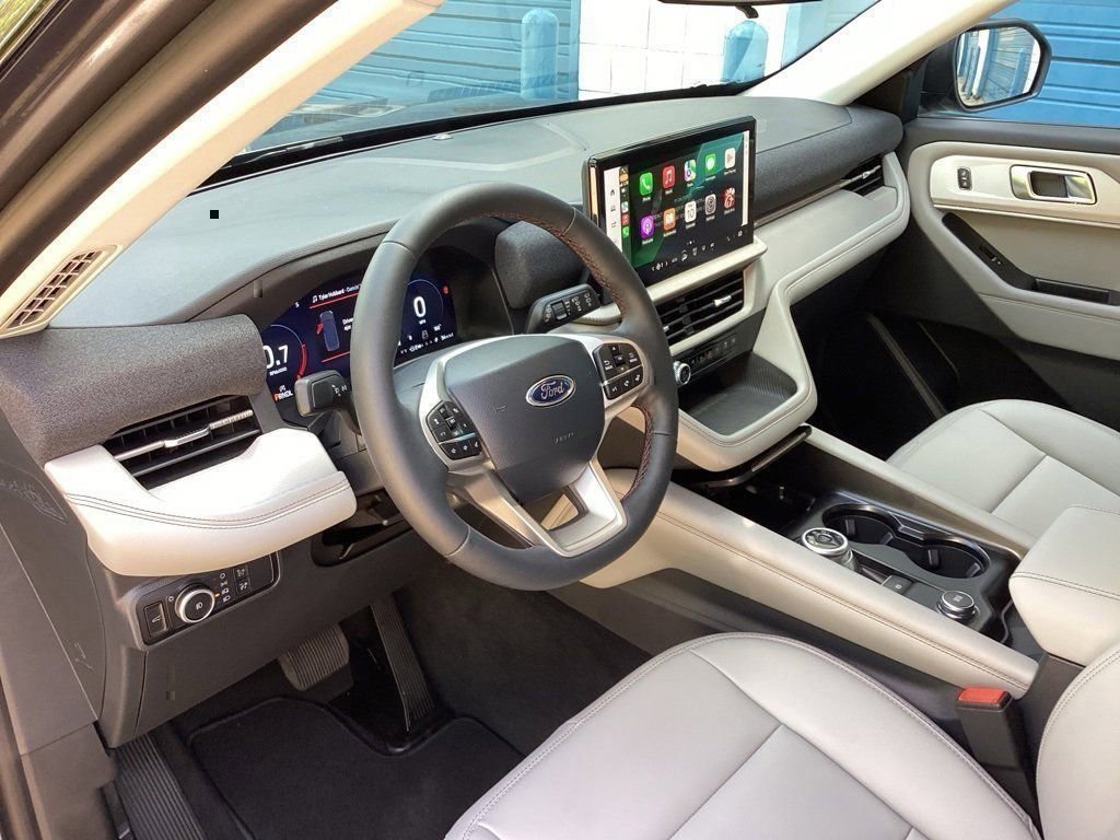 New 2025 Ford Explorer Active w/ Active Comfort Package image 30