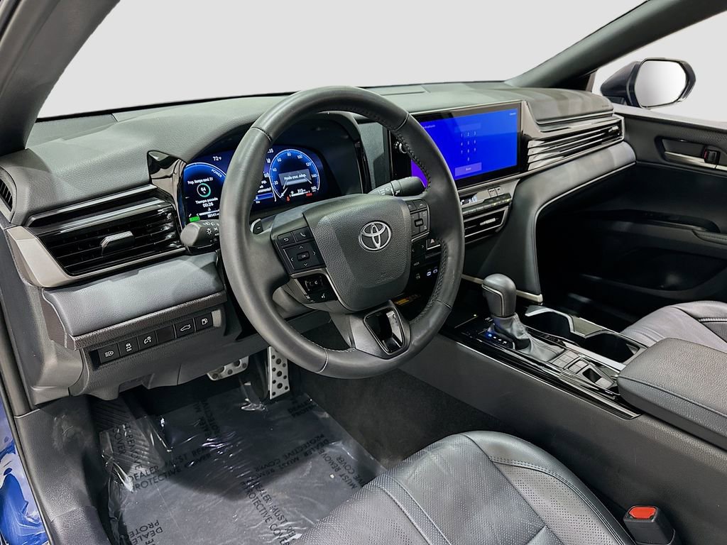 Used 2025 Toyota Camry XSE FWD image 9