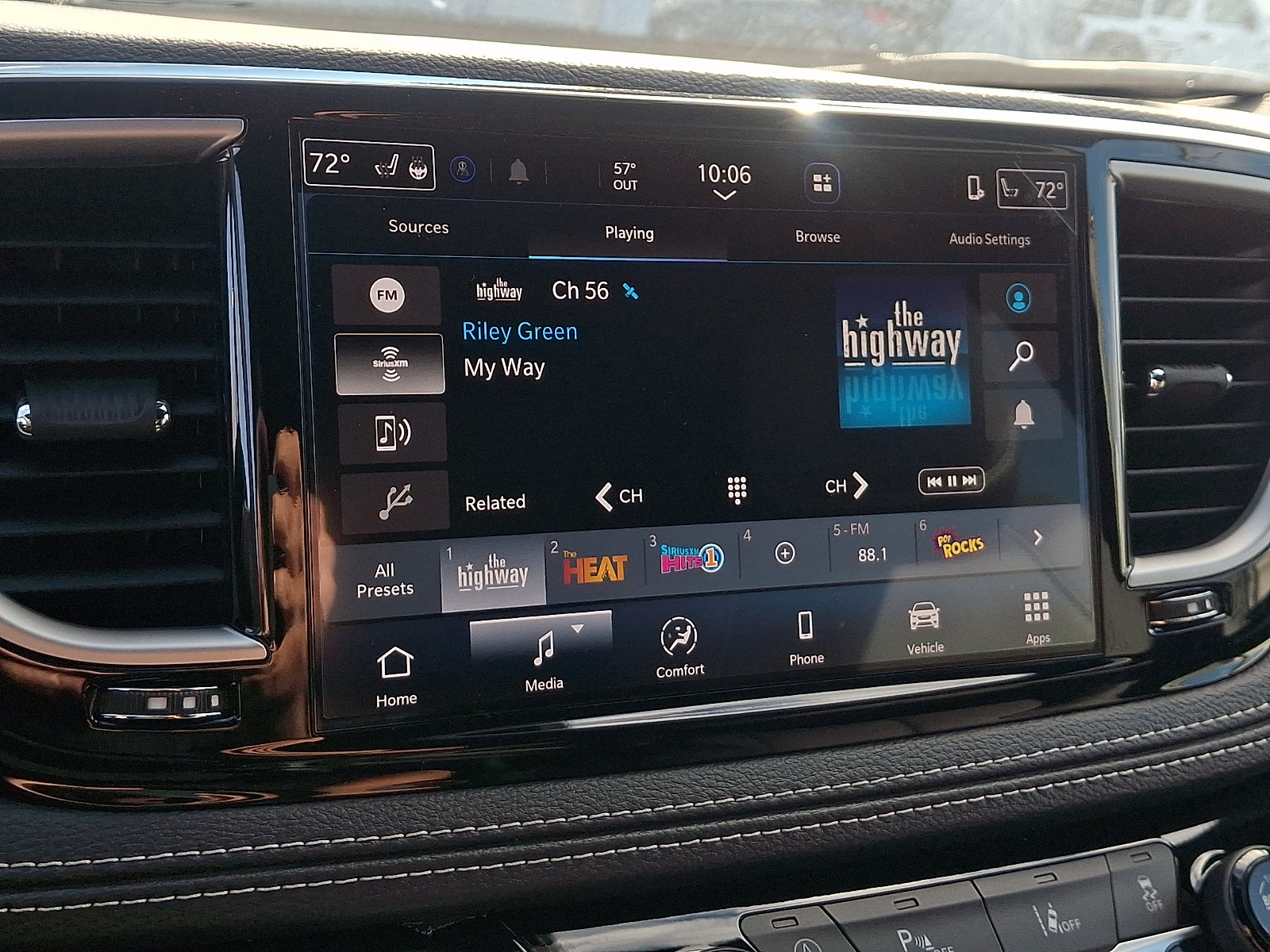 New 2027 Chrysler Pacifica Select AWD/4WD image 14