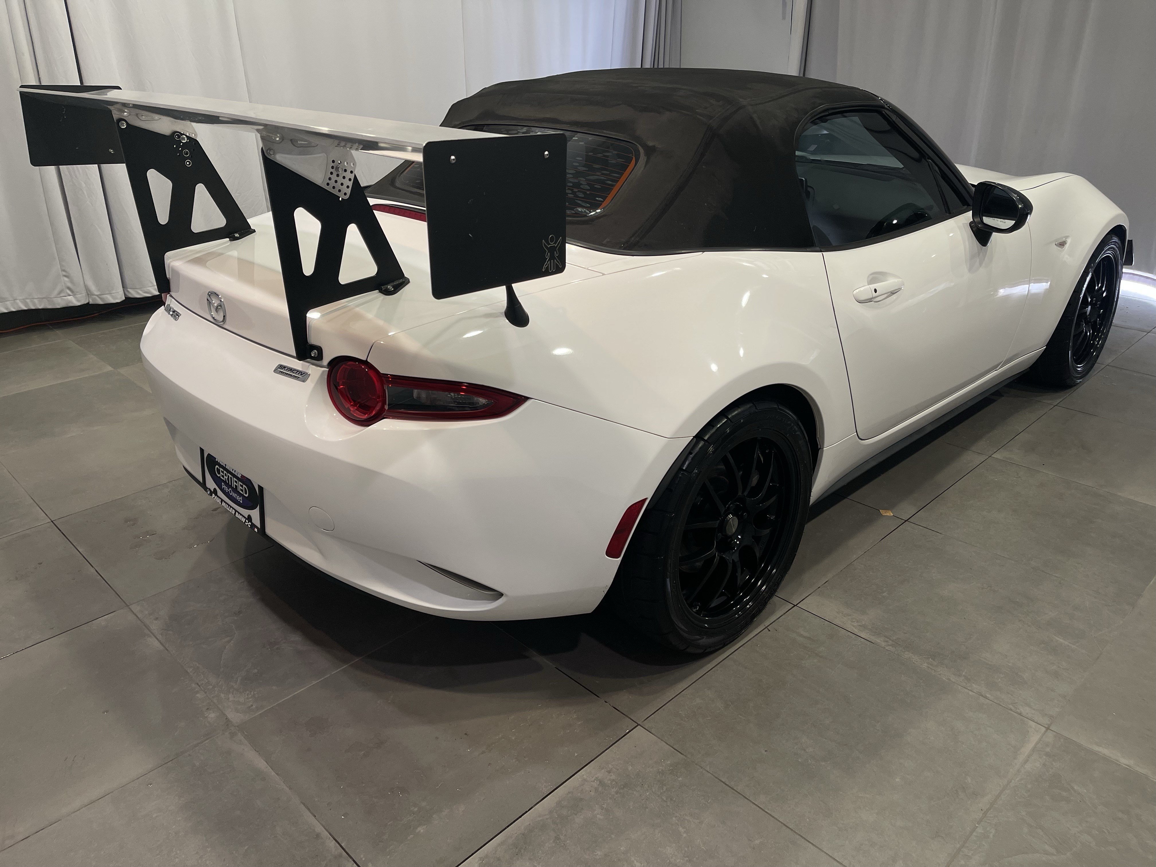 Used 2016 MAZDA MX-5 Miata Sport RWD image 6