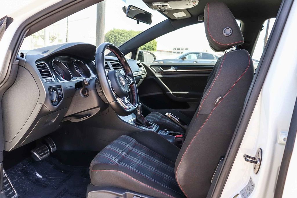 Used 2017 Volkswagen GTI Sport image 19