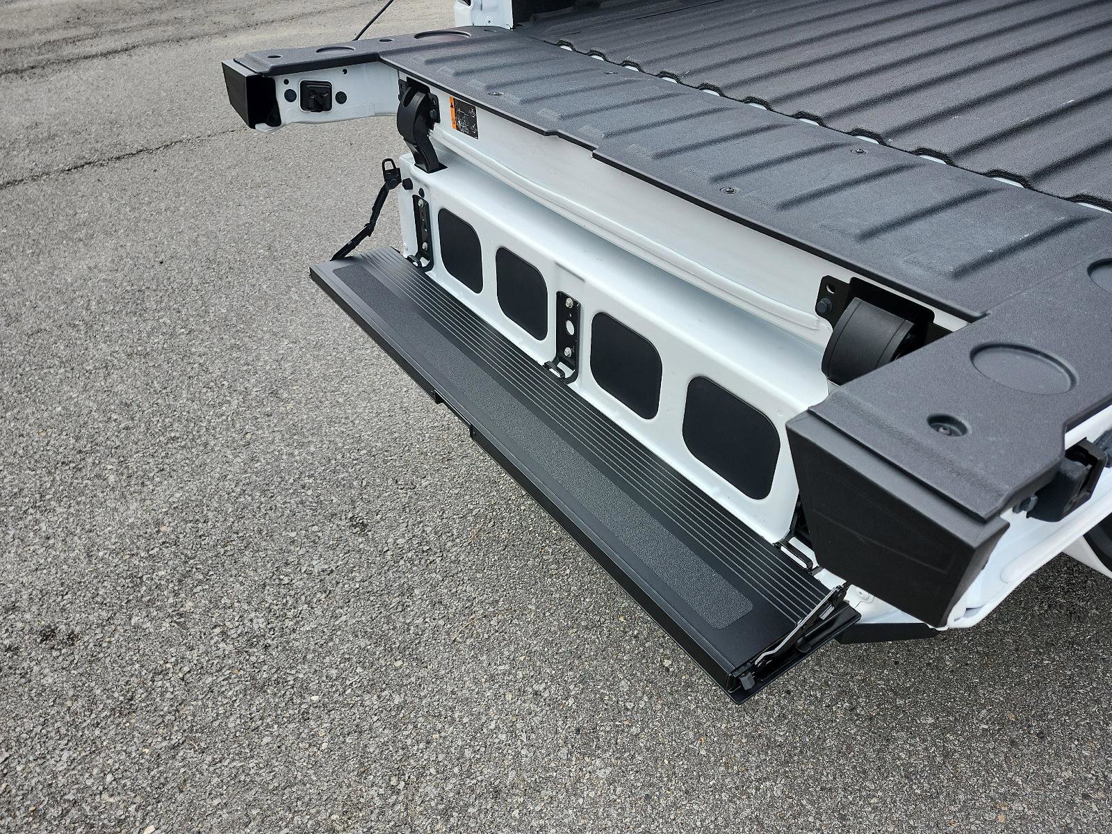 Certified 2025 GMC Sierra 1500 AT4 w/ AT4 Premium Package image 12