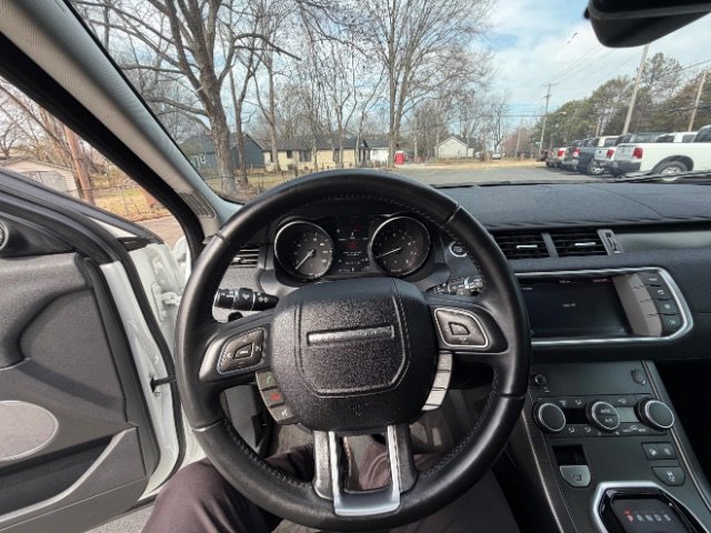 Used 2018 Land Rover Range Rover Evoque SE image 10