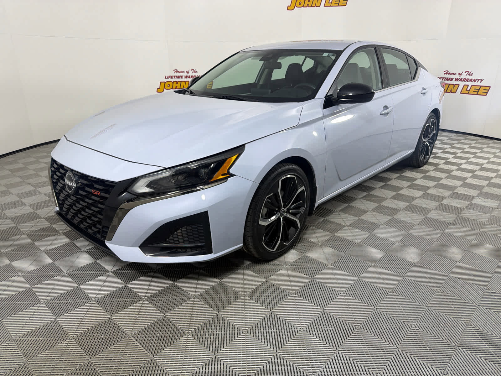 Certified 2023 Nissan Altima 2.5 SR FWD image 1