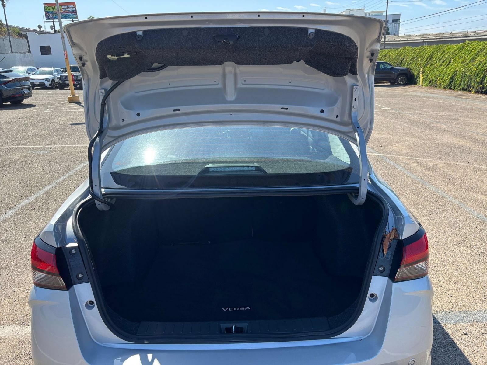 Used 2025 Nissan Versa SV FWD image 28