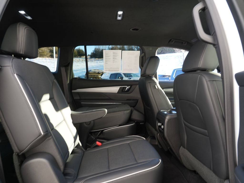 Used 2025 Buick Enclave Preferred image 28