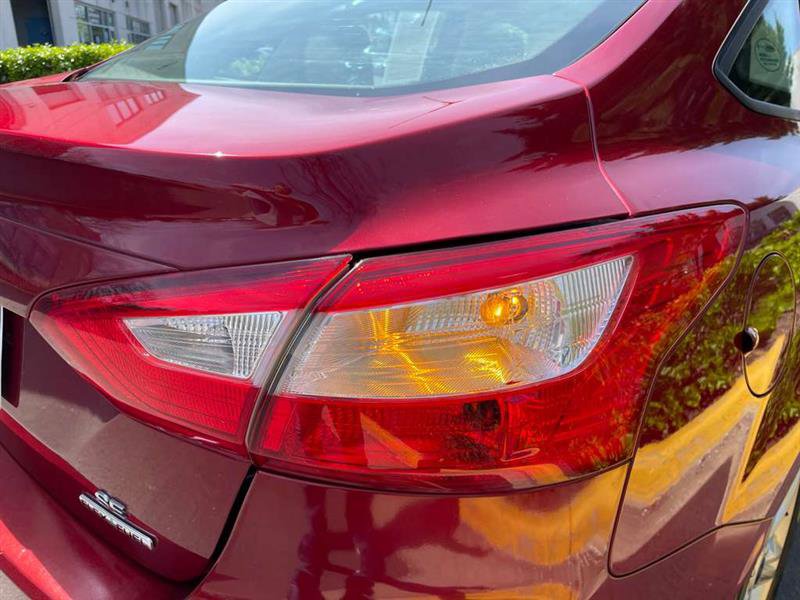 Used 2014 Ford Focus SE image 92