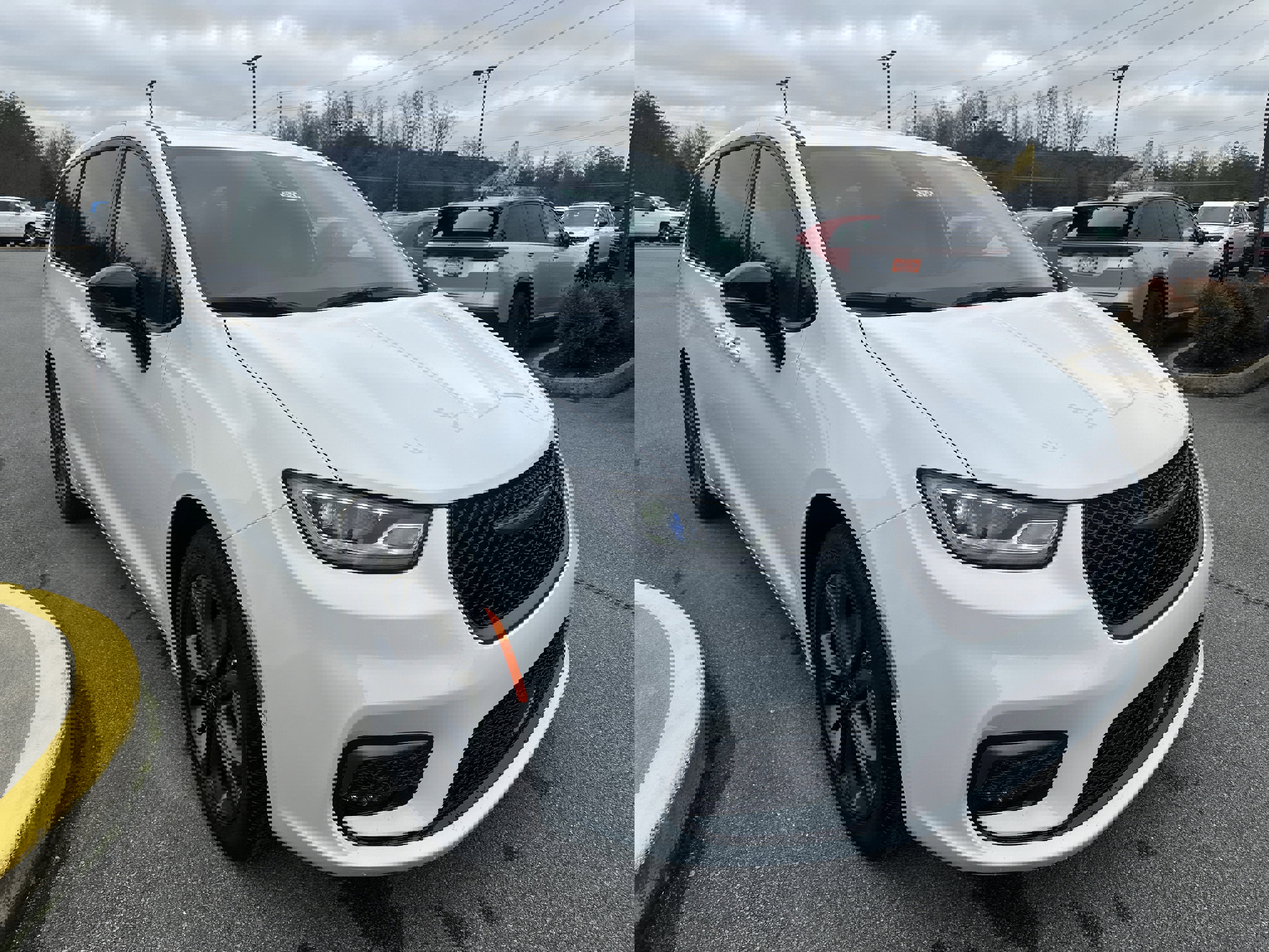 New 2026 Chrysler Pacifica Select image 4