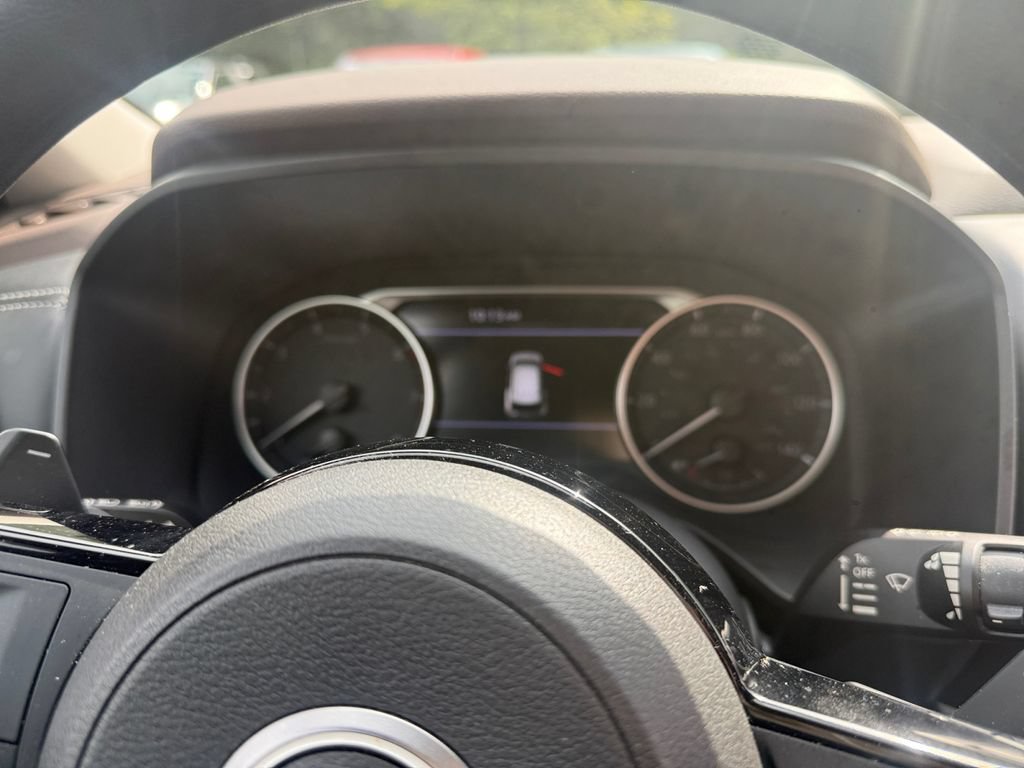 Used 2023 Nissan Rogue SV AWD/4WD image 16