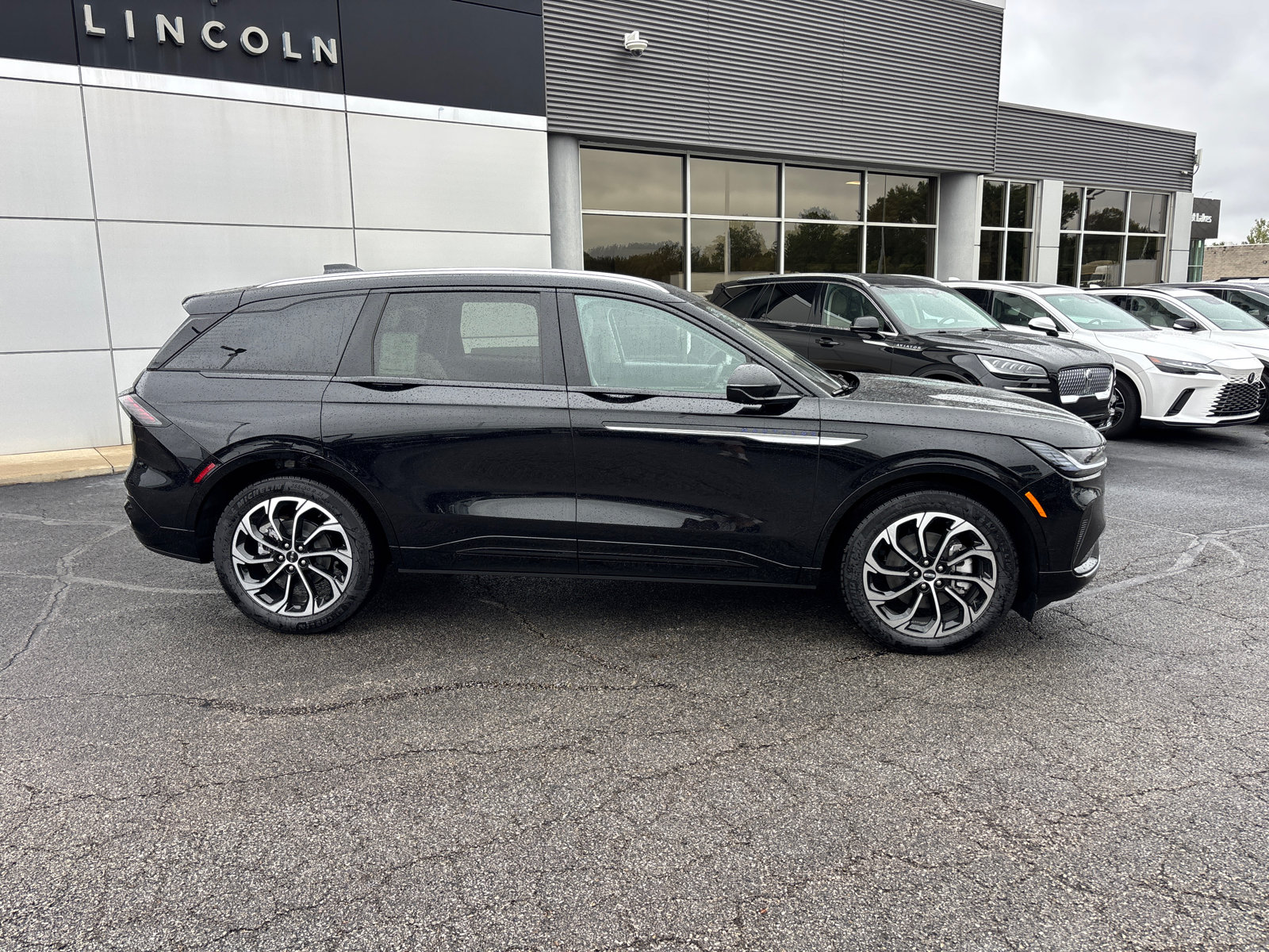 New 2026 Lincoln Nautilus Reserve AWD/4WD image 8