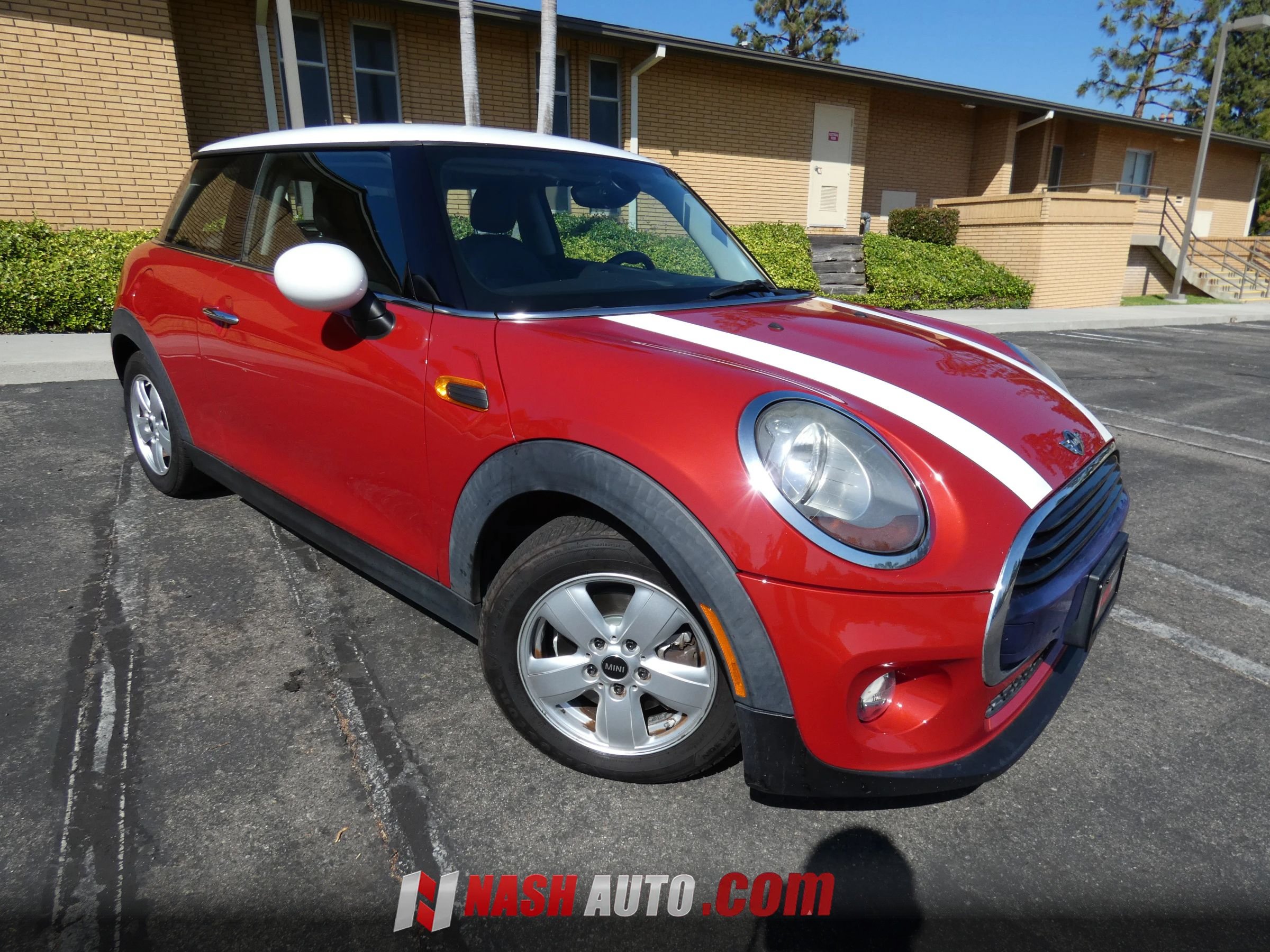 Used 2017 MINI Cooper 2-Door Hardtop FWD image 5