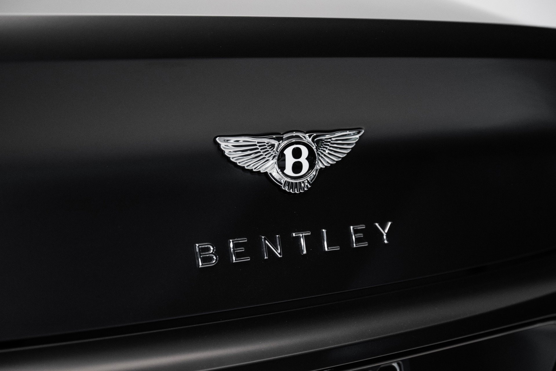 Used 2023 Bentley Continental GT V8 image 14