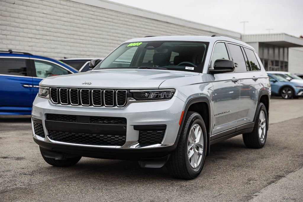Used 2023 Jeep Grand Cherokee L Laredo w/ Trailer Tow Group (B) AWD/4WD image 3