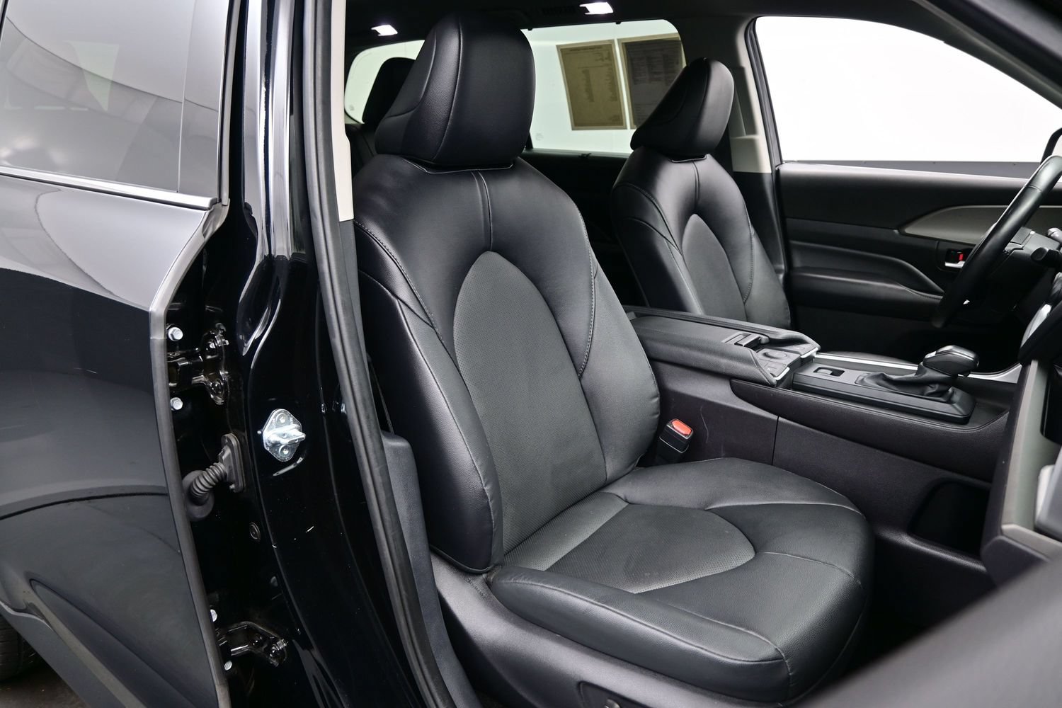 Used 2025 Toyota Grand Highlander AWD image 14