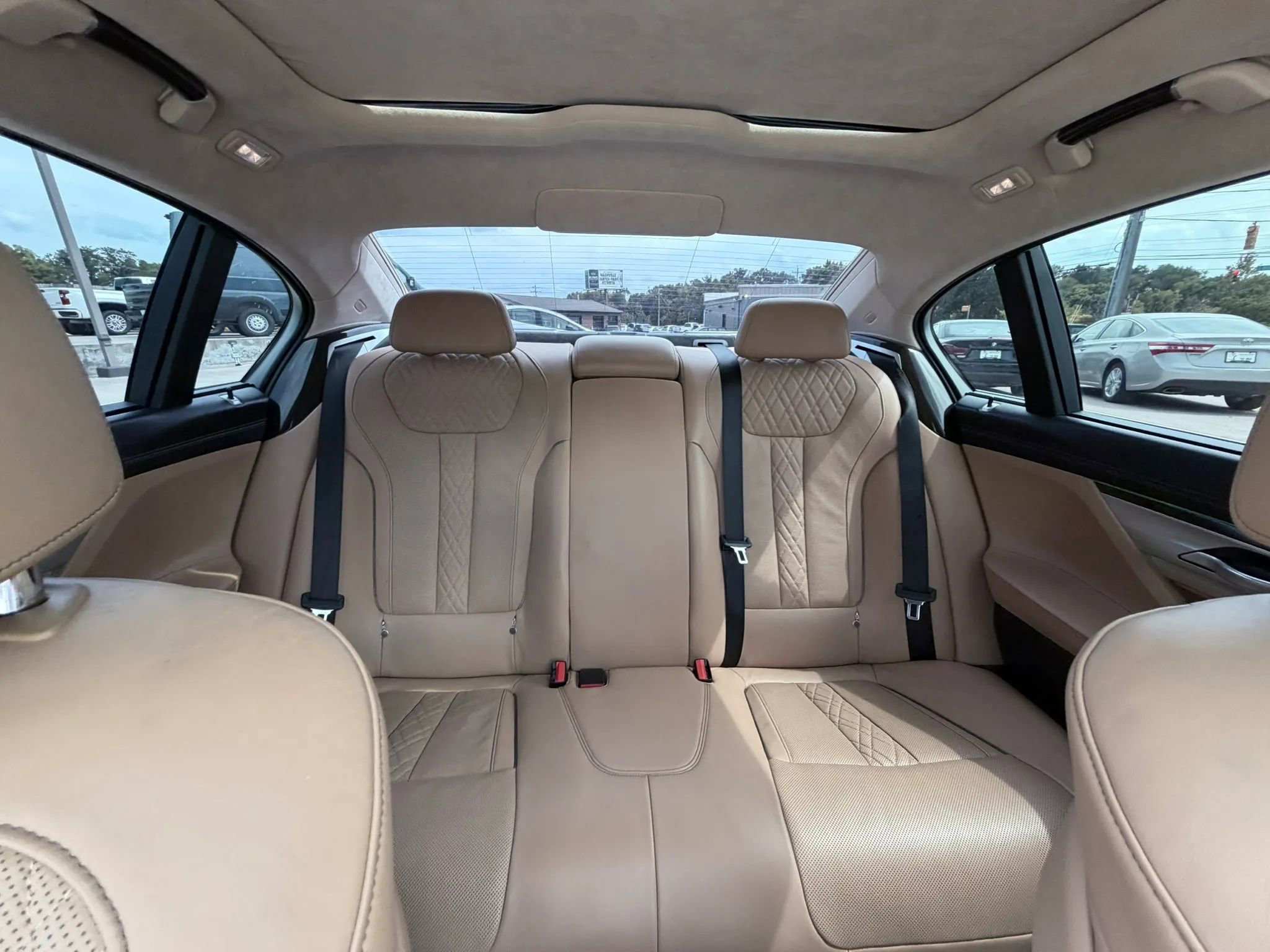 Used 2017 BMW 750i xDrive AWD/4WD image 62