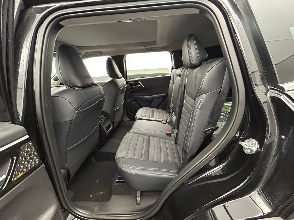 New 2026 Mitsubishi Outlander SE FWD image 23