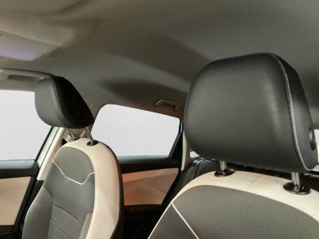 Certified 2026 Volkswagen Taos SE AWD/4WD image 12