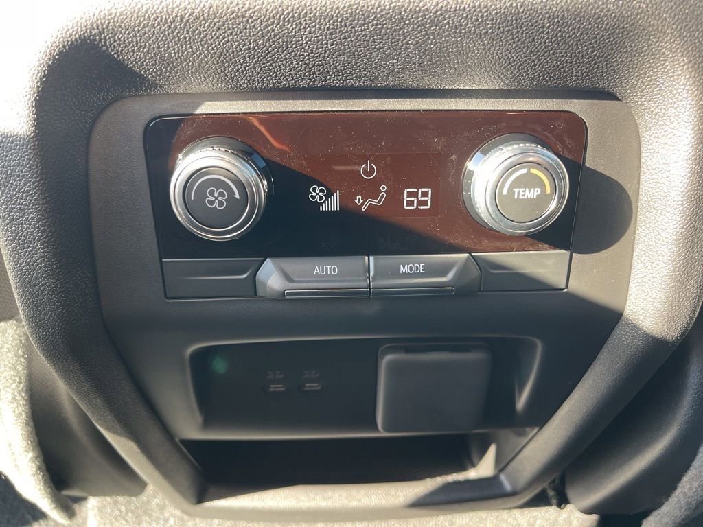 New 2026 GMC Acadia Elevation image 13