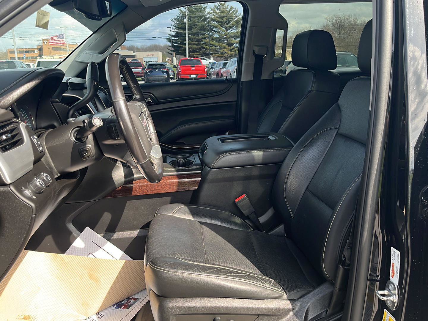 Used 2018 GMC Yukon SLT w/ Premium Edition image 24