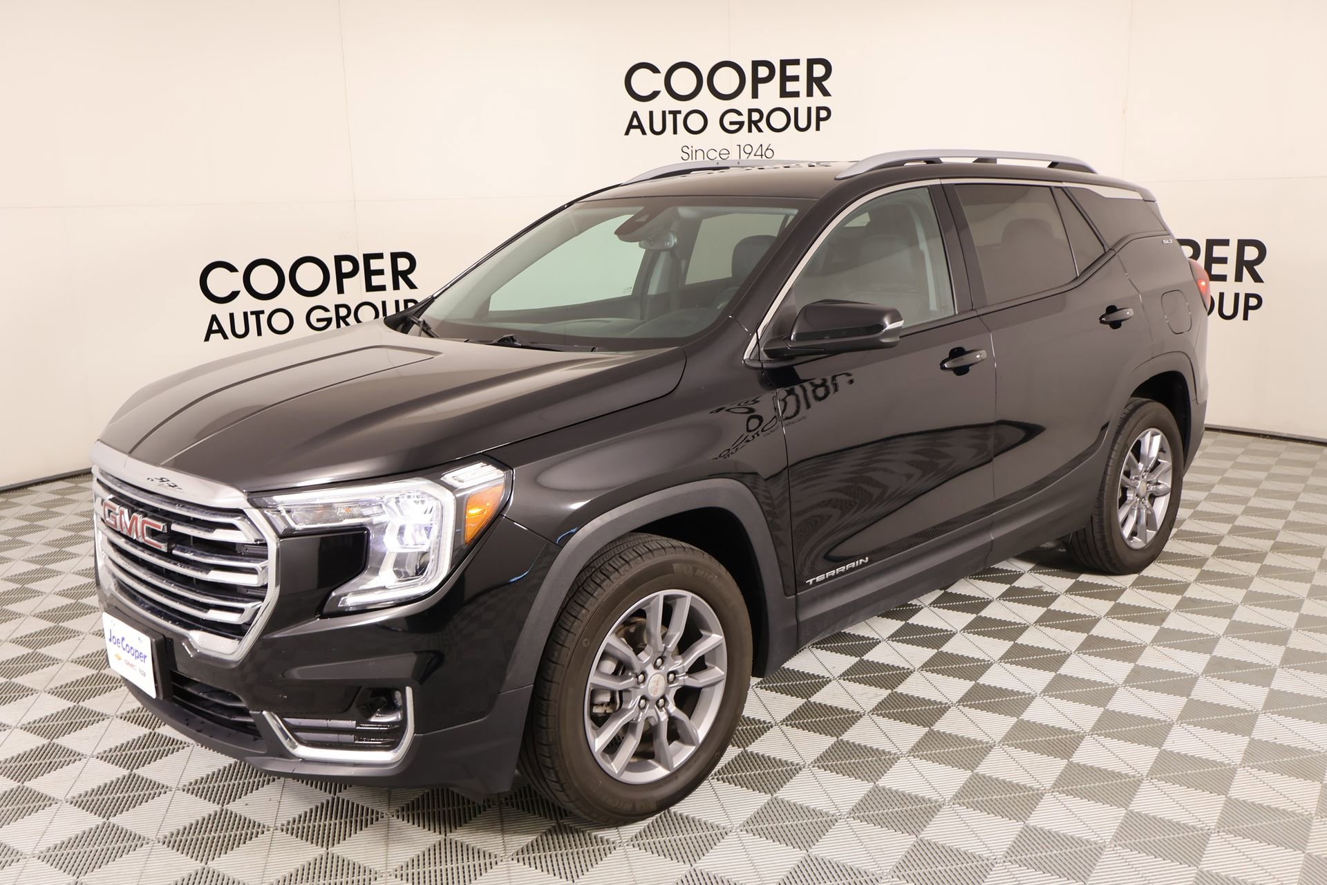 Used 2024 GMC Terrain SLT image 9