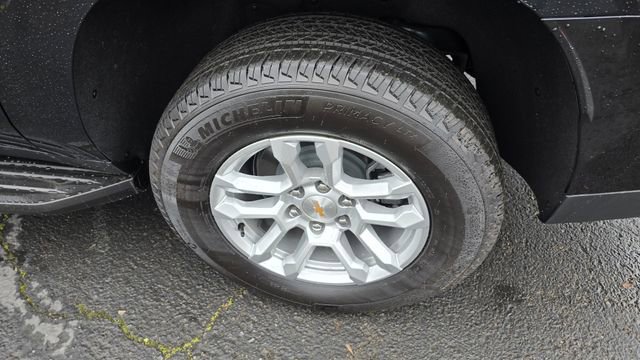 New 2026 Chevrolet Suburban LS image 7