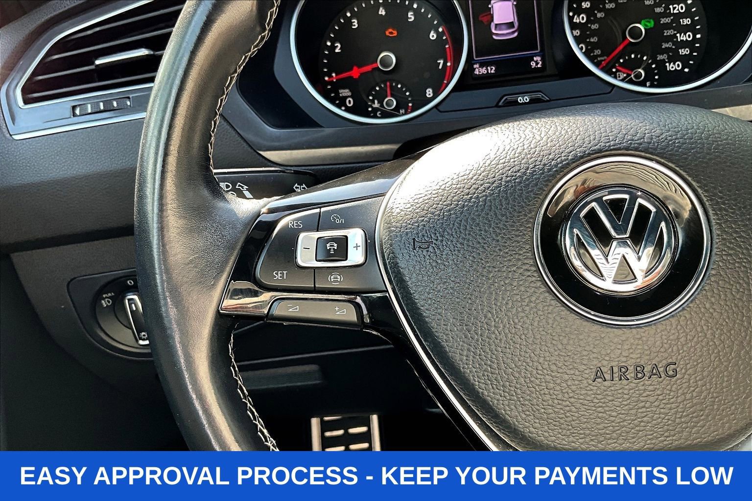 Used 2021 Volkswagen Tiguan SEL AWD/4WD image 14