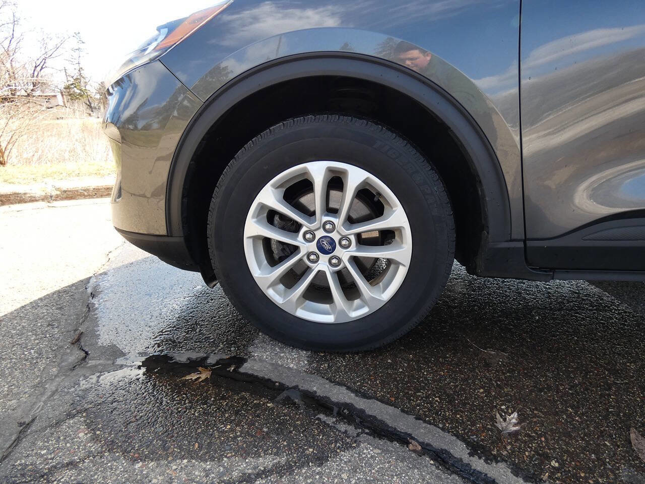 Used 2020 Ford Escape SE image 9