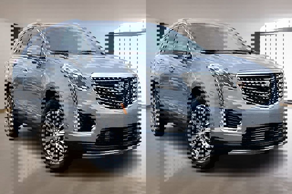 New 2026 Cadillac XT5 Premium Luxury image 2