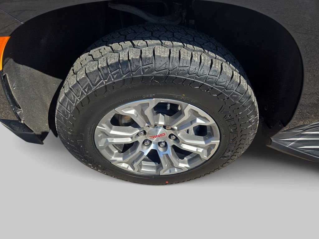 Used 2024 GMC Yukon SLE AWD/4WD image 32