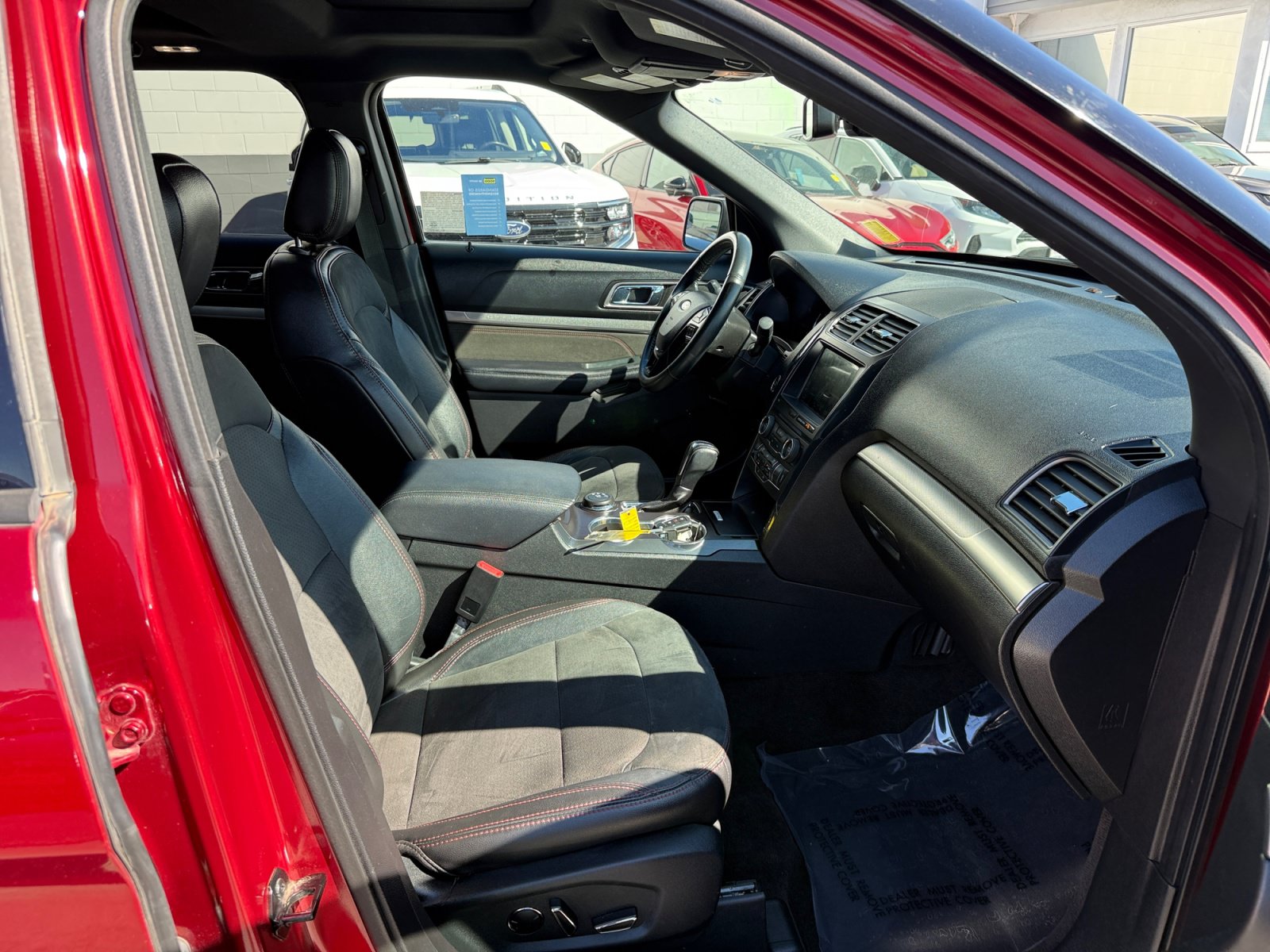 Used 2018 Ford Explorer XLT w/ Equipment Group 202A AWD/4WD image 20
