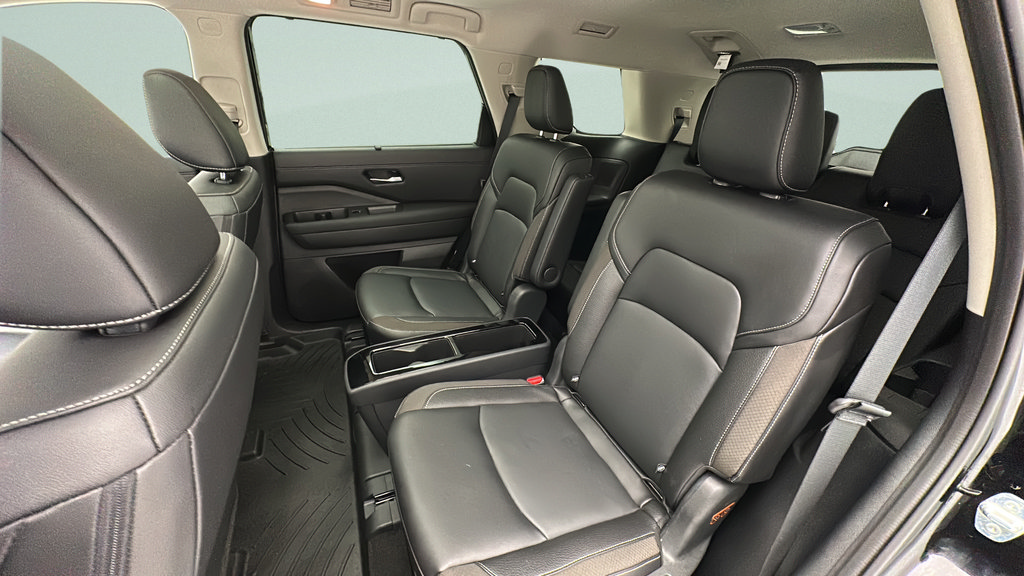 Used 2024 Nissan Pathfinder SL w/ SL Premium Package AWD/4WD image 10