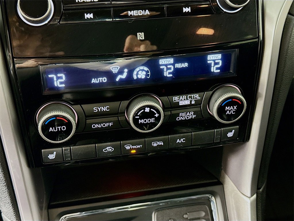Used 2022 Subaru Ascent Limited w/ Technology Package image 17