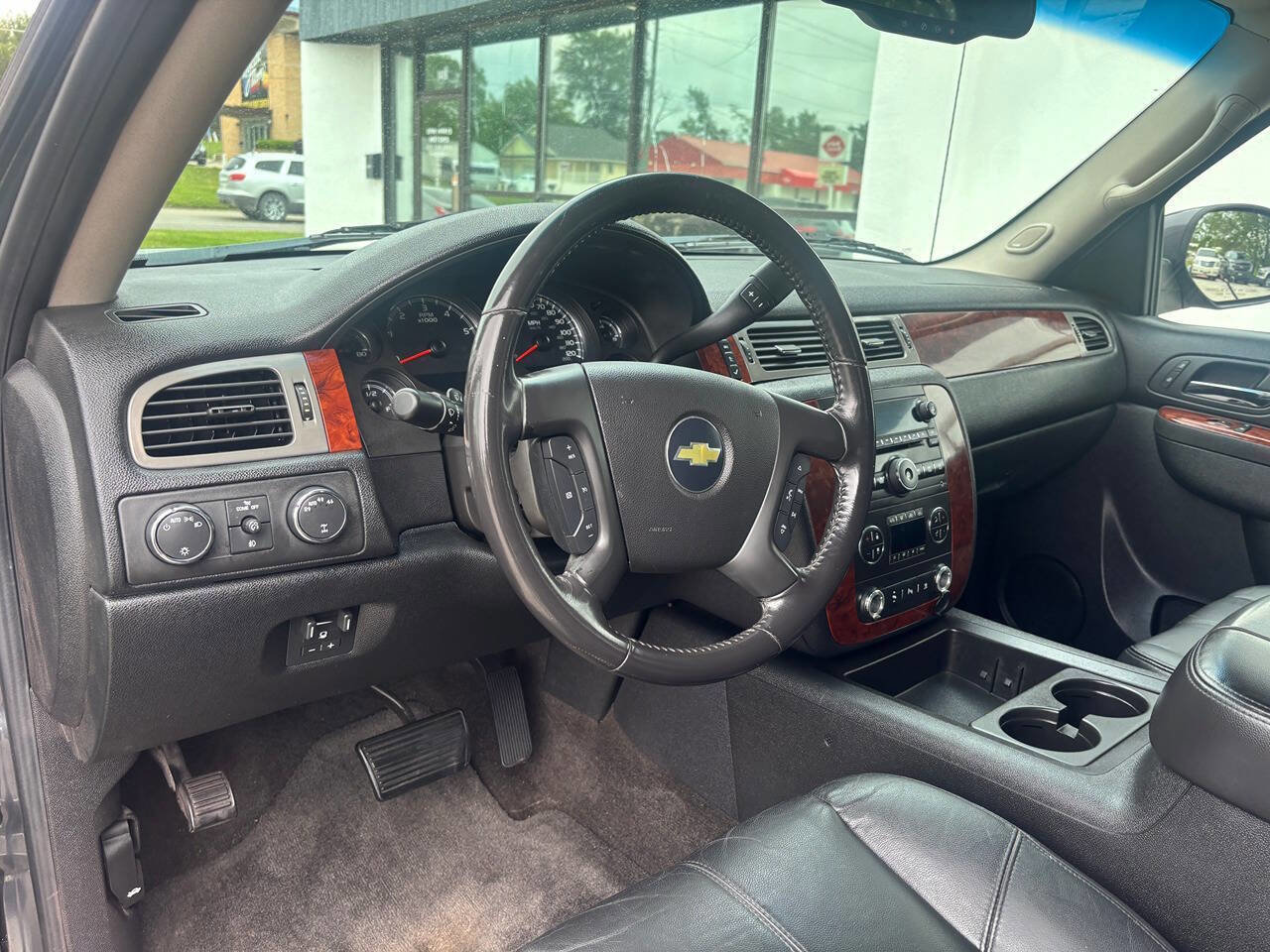 Used 2010 Chevrolet Avalanche LT w/ Luxury Package AWD/4WD image 14